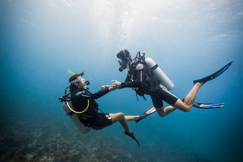 Here’s how you can learn to scuba dive in Jamaica - Couples Resorts